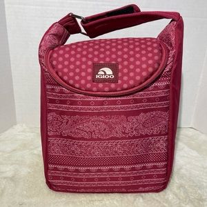 IGLOO burgundy with white paisley design lunch bag